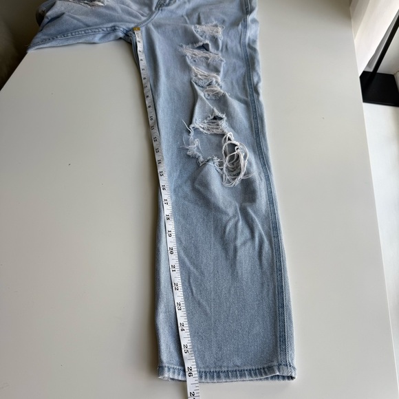 Hollister Ultra High-Rise Mom Jeans Distressed Jeans Size 25 - Picture 9 of 9